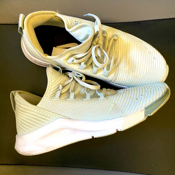 Nike Shoes - Nike zoom trainers